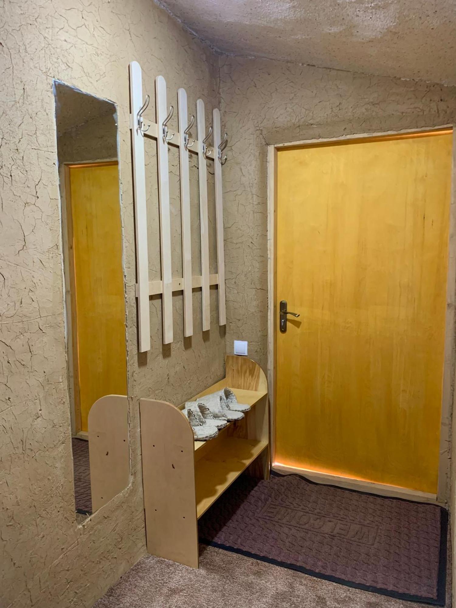 Guest House Emily Bokonbayevo Bagian luar foto